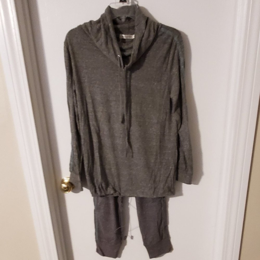 Z Avenue Womens 2 Pc Cowl Neck Sweatshirt & Joggers Set--size S